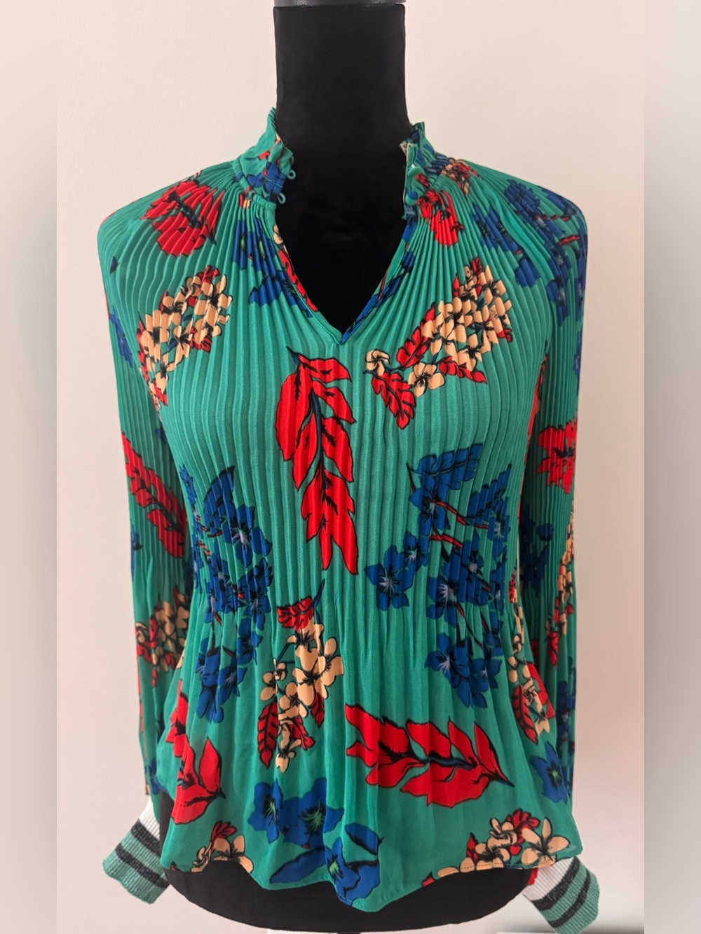 Belle Vere XS/S Floral Pleated Blouse Green Blue Red Long Sleeve Ruffle Neck Boh